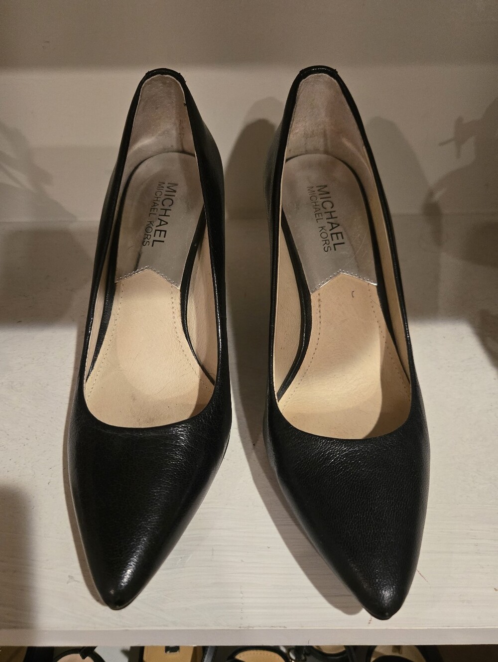 Michael Kors Women's Black Leather Pointed-Toe Pumps - 6.5M